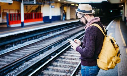 Report: Nice New Gadgets Won’t Make Up for That Hat